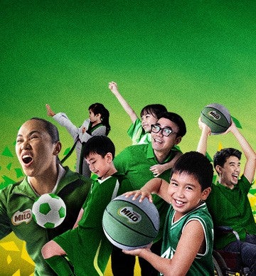MILO athlete hidilyn diaz, parents, and kids cheering for active pilipinas
